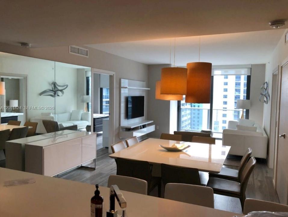 801 S Miami Ave 1910, Miami, Florida 33130, USA