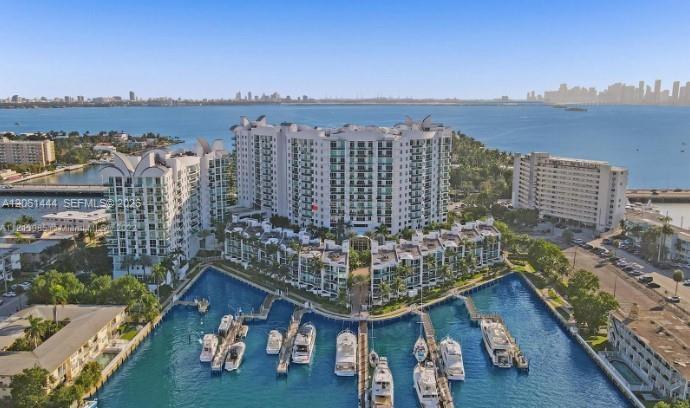 7910 W Harbor Island Dr 708, North Bay Village, Floride 33141, États-Unis