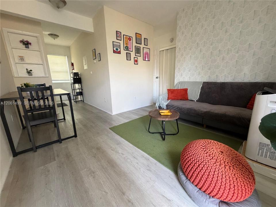 461 SW 6th St 10, Miami, Floride 33130, États-Unis