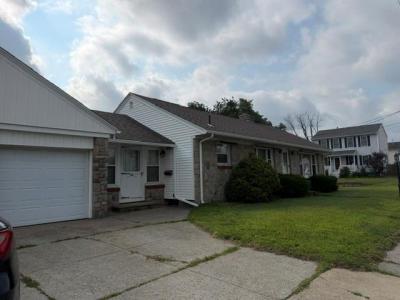 200 Budlong Road, Cranston, Rhode Island 02920, USA