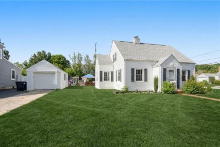 43 Ferrier Drive, Warwick, Rhode Island 02886, USA