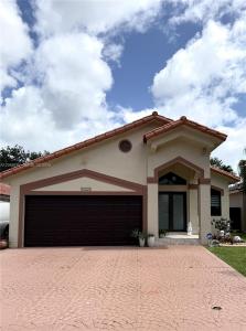 8731 NW 153rd Ter, Miami Lakes, Flórida 33018, Estados Unidos