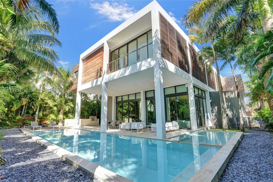 Golden Beach, Florida 33160