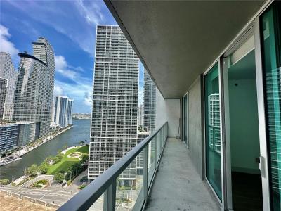 500 Brickell Ave 2407, Miami, Florida 33131, USA