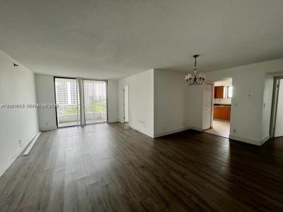 3300 NE 192nd St 906, Aventura, Florida 33180, USA