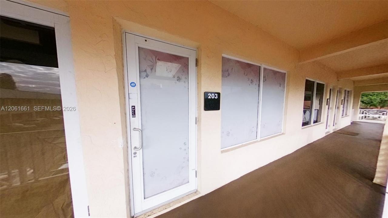 7300 W McNab Rd 203, Tamarac, Florida 33321, Stati Uniti
