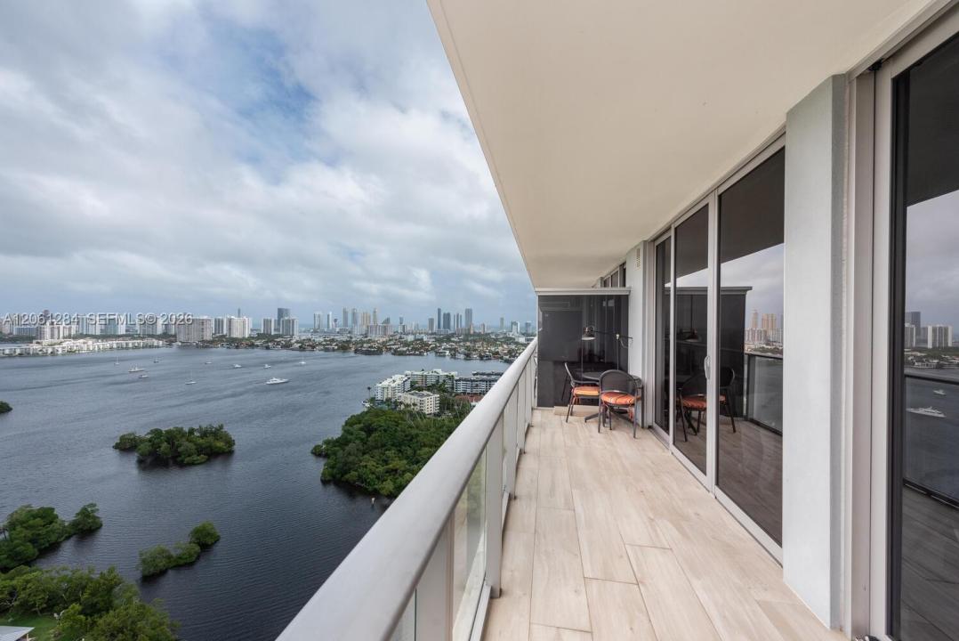 16385 Biscayne Blvd 2904, North Miami Beach, Florida 33160, Amerika Birleşik Devletleri
