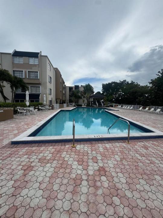 7705 SW 86th St B-211, Miami, Florida 33143, USA