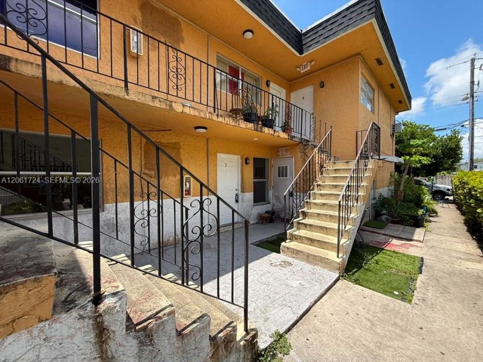 3045 NW 21st Ct 2, Miami, Florida 33142, Stati Uniti