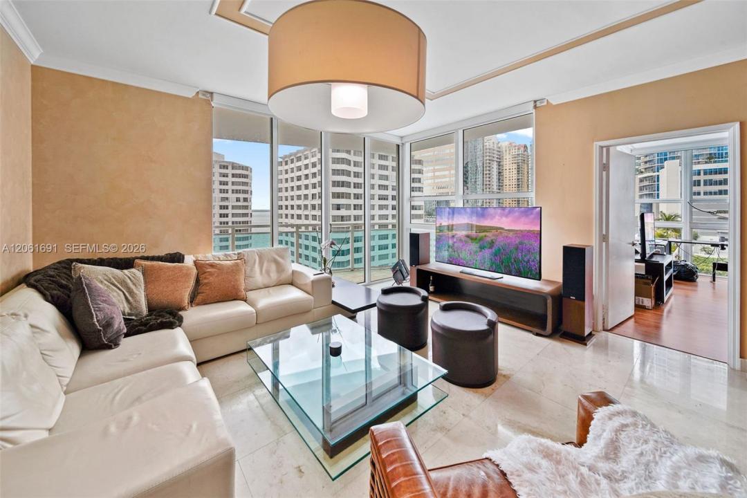 950 Brickell Bay Dr 1211, Miami, Florida 33131, Stati Uniti