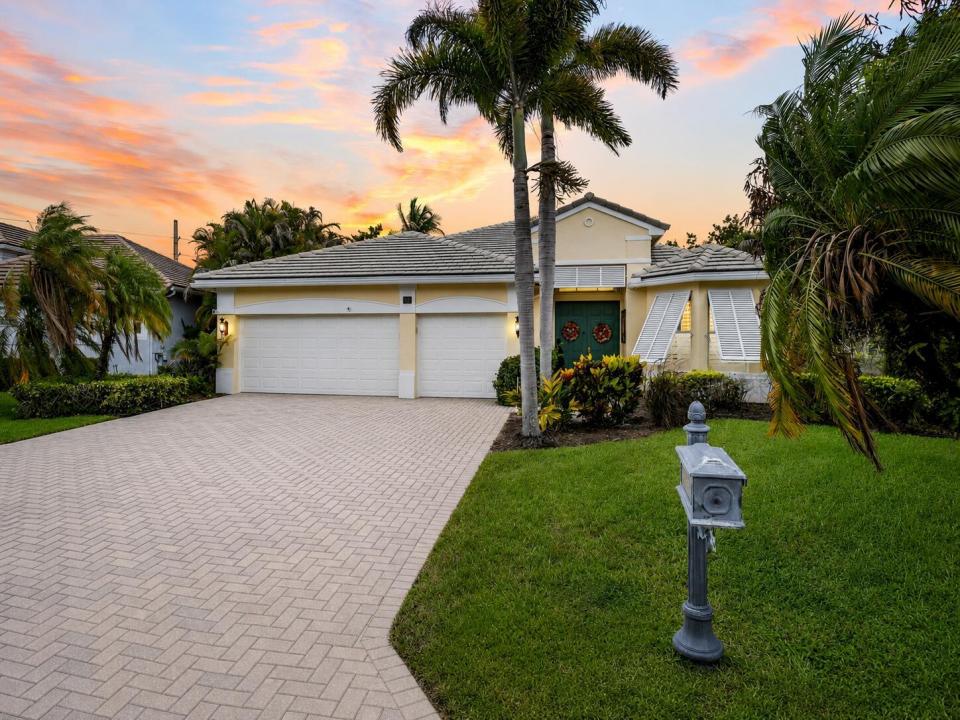 910 SW Lost River Shores Drive, Stuart, فلوريدا 34997, الولايات المتحدة