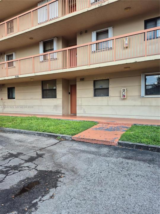 10253 NW 9th St Cir 102-6, Miami, Floride 33172, États-Unis