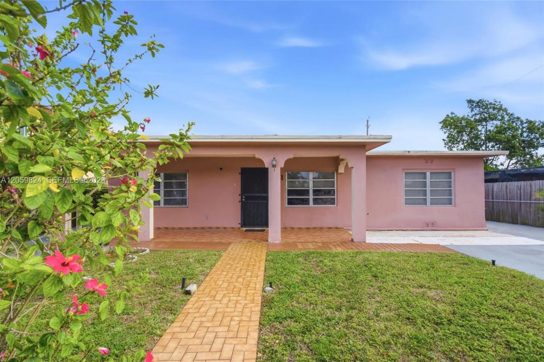 921 E 14 St, Hialeah, Florida 33010, Stati Uniti