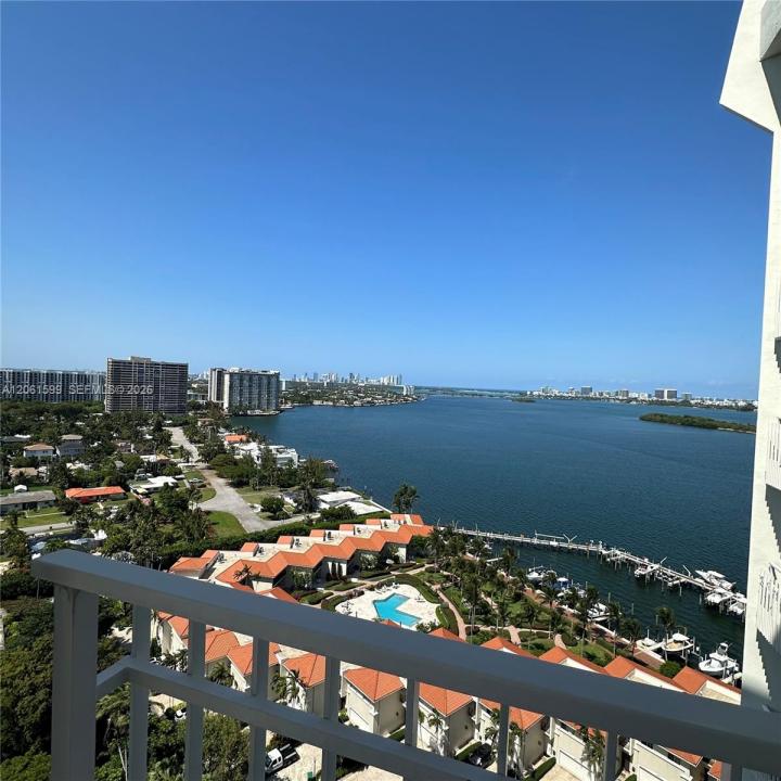 4000 Towerside Ter 2107, Miami, Florida 33138, USA