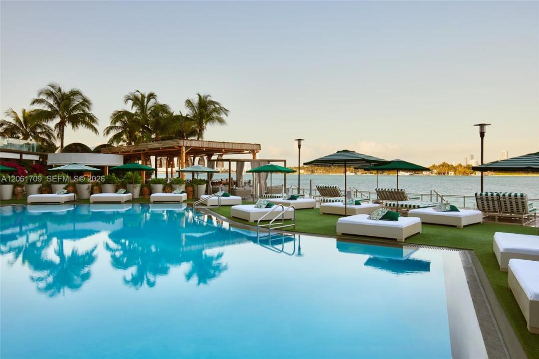 1100 West Ave 407, Miami Beach, Floride 33139, États-Unis