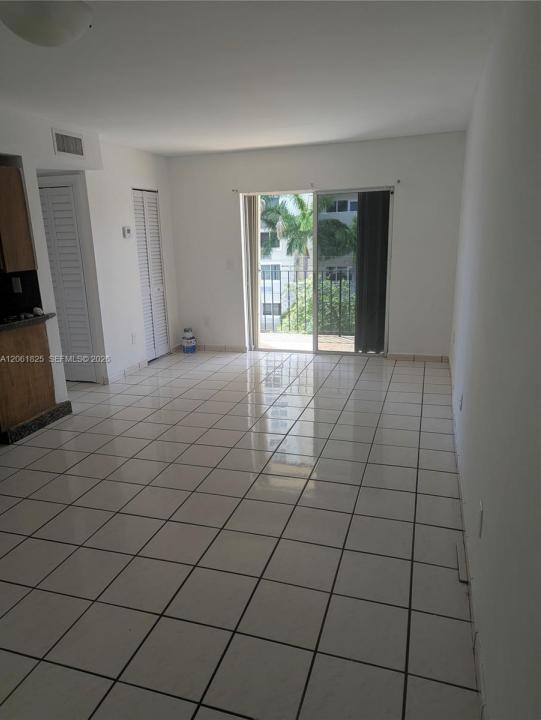 1051 SW 1st St 411, Miami, Floride 33130, États-Unis