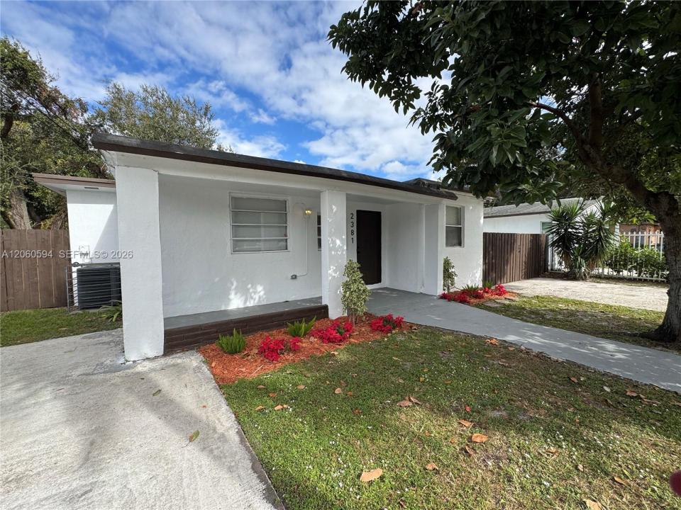 2381 NW 153rd St, Miami Gardens, Floride 33054, États-Unis
