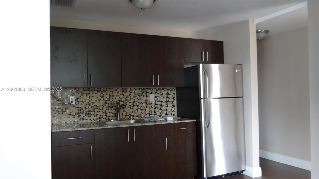 1469 SW 5th St 1, Miami, Florida 33135, USA