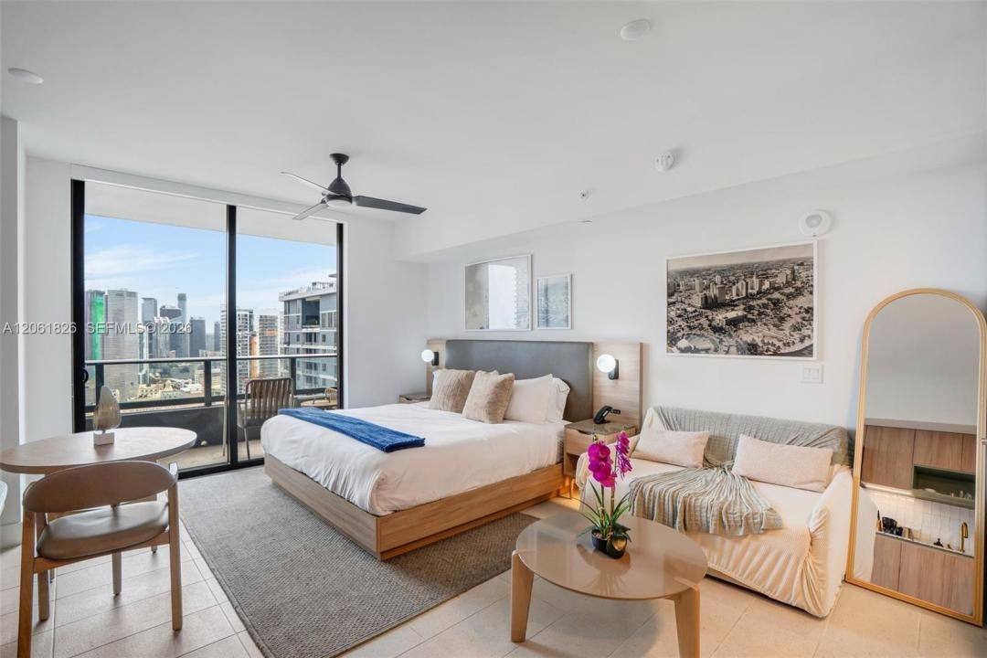 159 NE 6th St 3212, Miami, Floride 33132, États-Unis