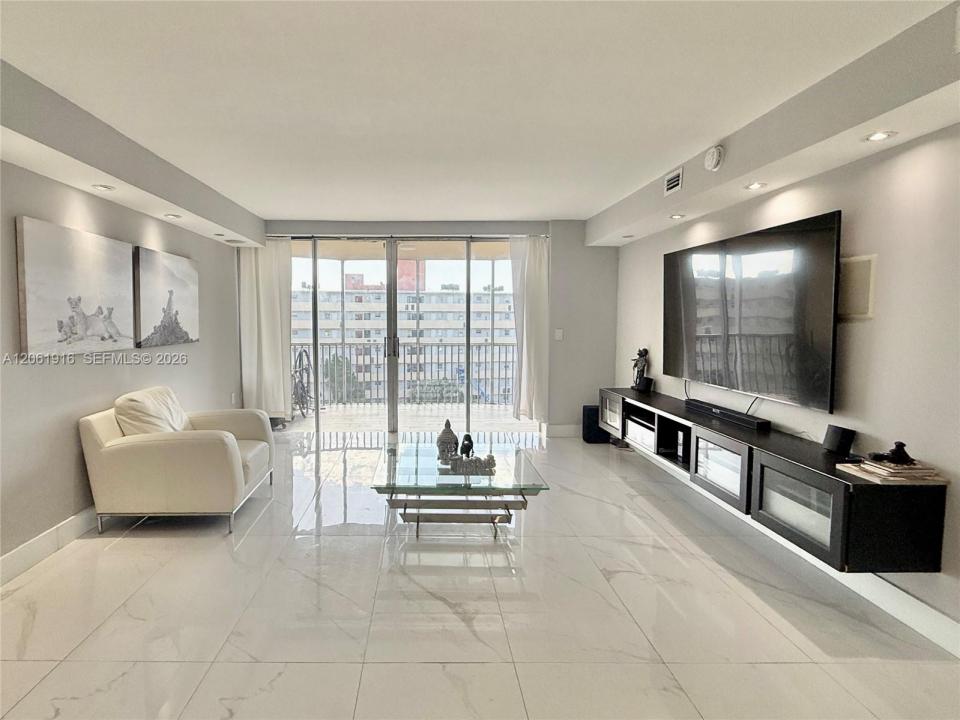 1770 NE 191st St 717-1, Miami, Floride 33179, États-Unis