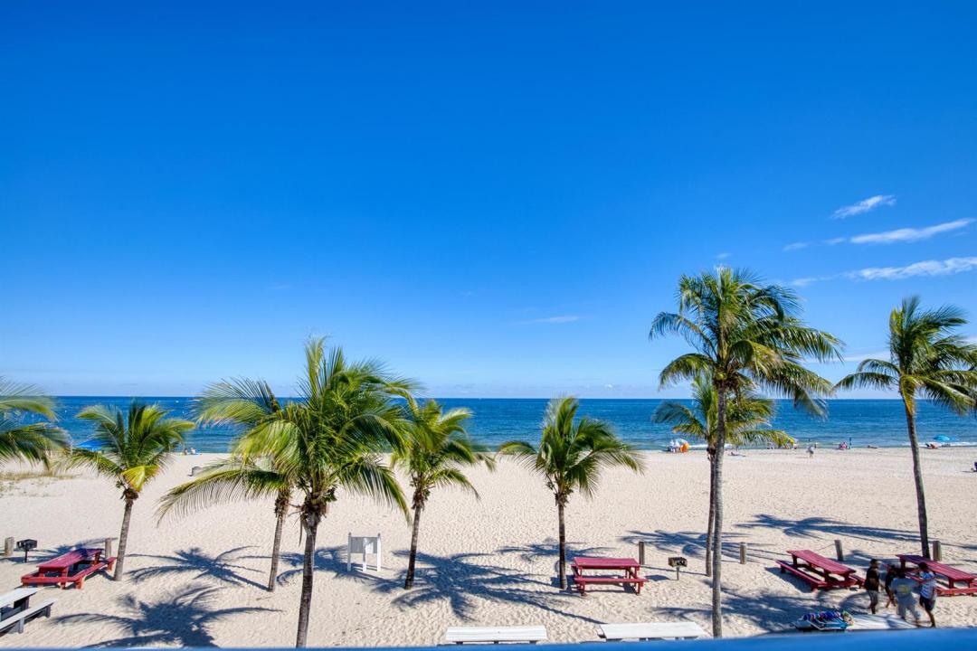 111 Briny Avenue 504, Pompano Beach, Florida 33062, USA