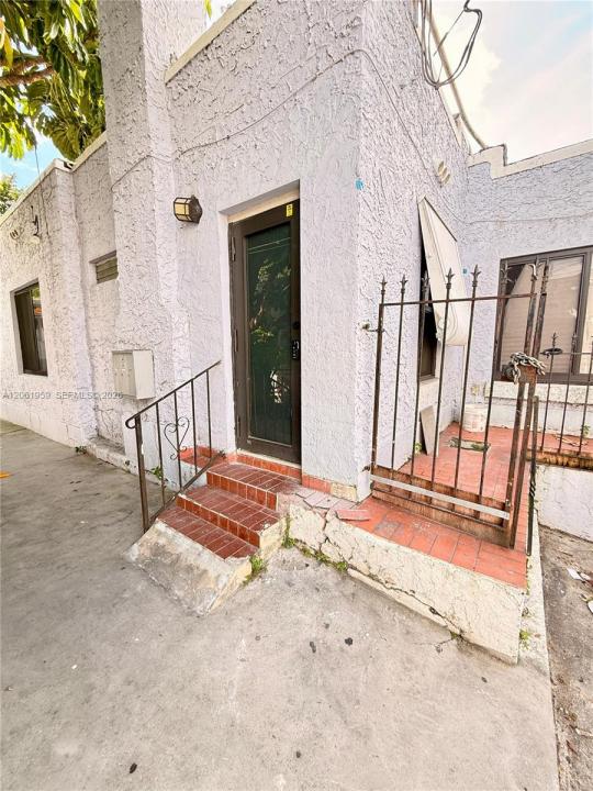 125 SW 19th Ave 2, Miami, Florida 33135, USA