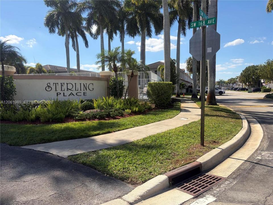 16836 SW 1st Pl, Pembroke Pines, Floride 33027, États-Unis