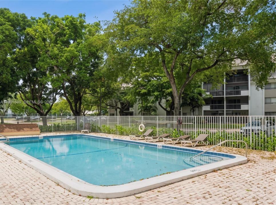 731 N Pine Island Rd 102, Plantation, Florida 33324, USA