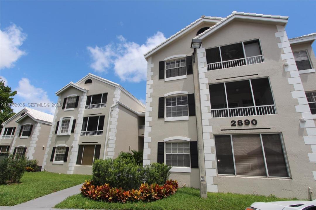 2890 N Oakland Forest Dr 206, Oakland Park, Florida 33309, Stati Uniti