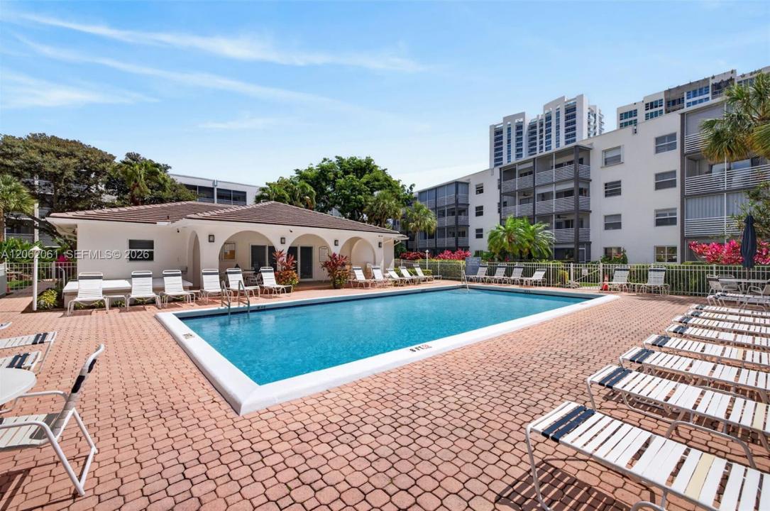 1541 S Ocean Blvd 204, Lauderdale By The Sea, Floride 33062, États-Unis