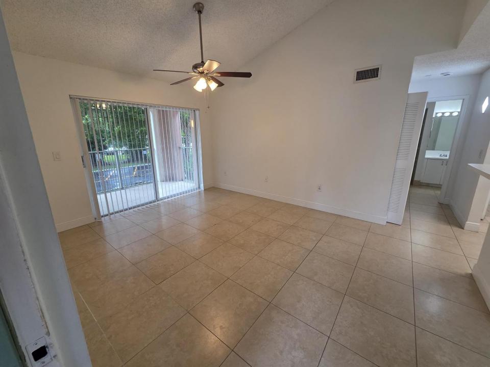12130 Saint Andrews Place 207, Miramar, Floride 33025, États-Unis
