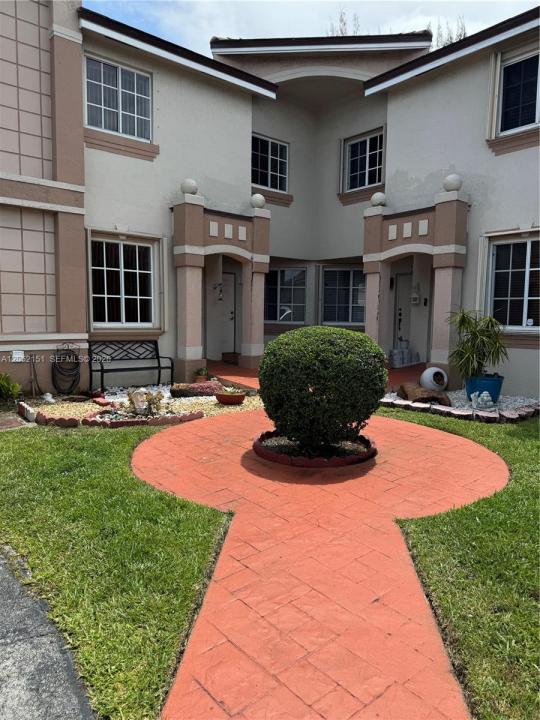 8360 NW 10th St 9C, Miami, Florida 33126, USA