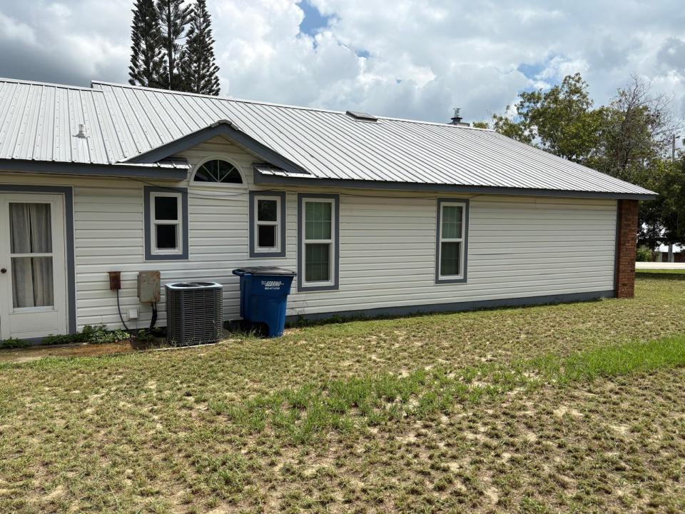 1823 ROBERTA Avenue, Sebring, Floryda 33870, USA