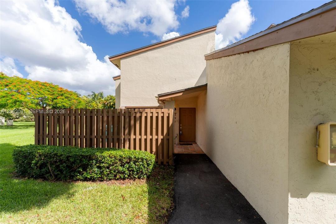 11411 SW 109th Rd 50Y, Miami, Florida 33176, USA