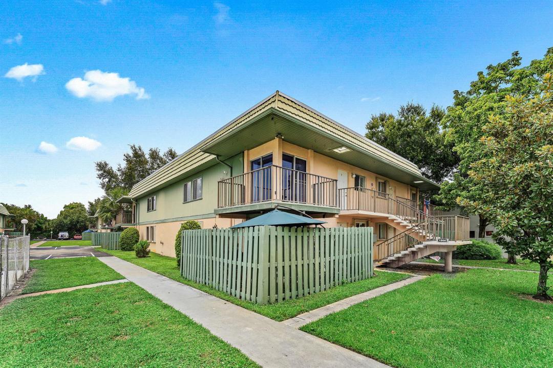 1866 Fairview Villas Drive 3, Palm Springs, פלורידה 33406, ארצות הברית של אמריקה