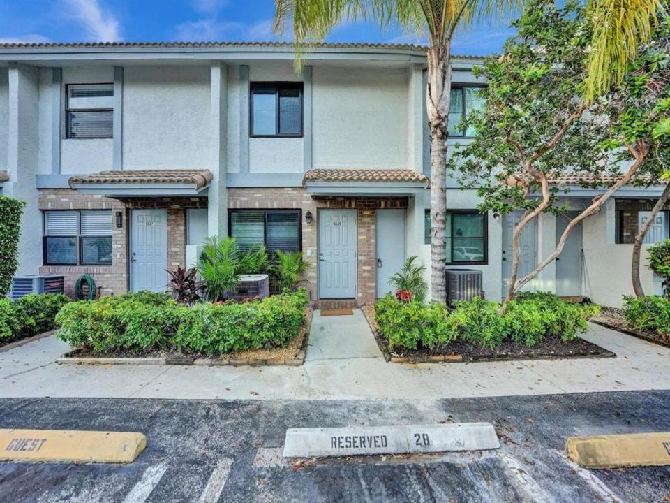 9845 RIVERSIDE Drive 8-28, Coral Springs, Florida 33071, Stati Uniti