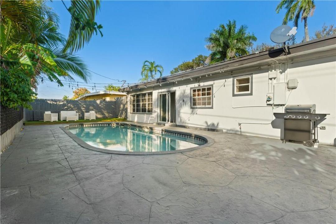 19340 NE 19 Avenue, North Miami Beach, Floride 33179, États-Unis