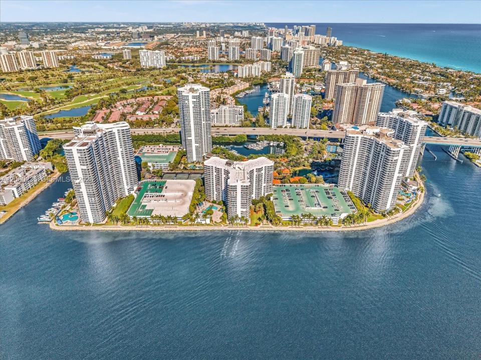 3530 Mystic Pointe Dr 1004, Aventura, Florida 33180, Stati Uniti