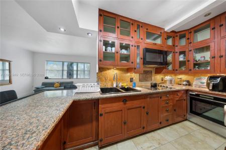 1289 Marseille Dr 45, Miami Beach, Florida 33141