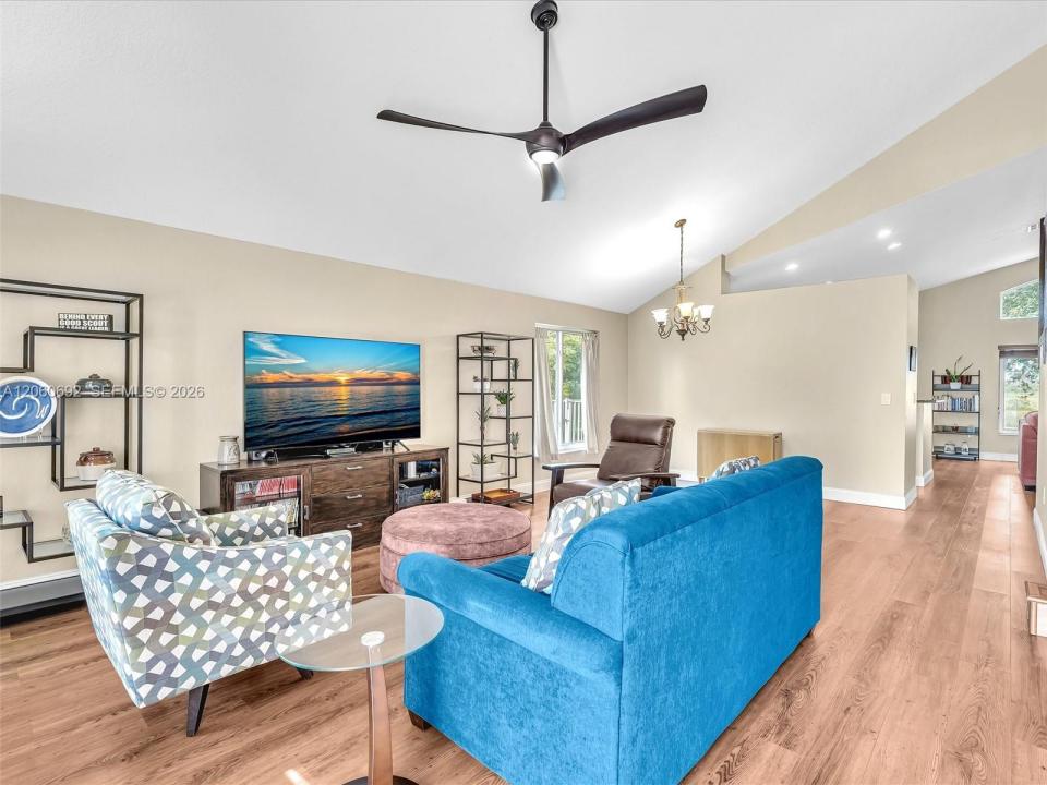 1208 NW 144th Ter, Pembroke Pines, Floride 33028, États-Unis