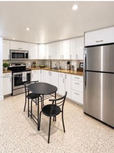 652 NW 3rd St 306, Miami, פלורידה 33128, ארצות הברית של אמריקה