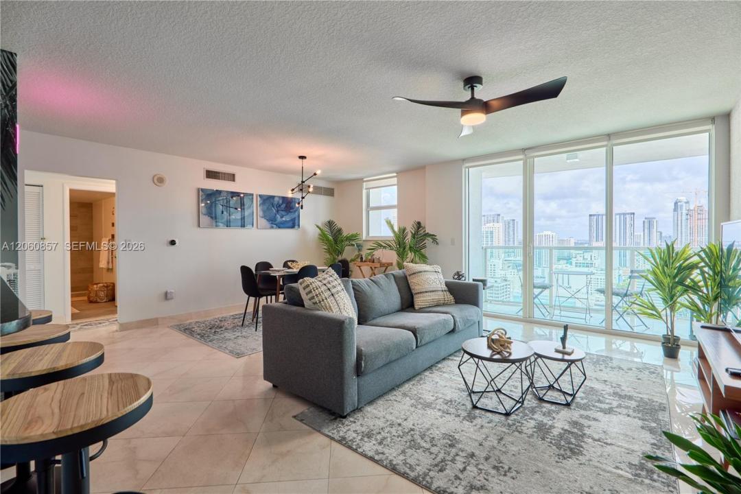 31 SE 5th St 3201, Miami, Florida 33131, USA