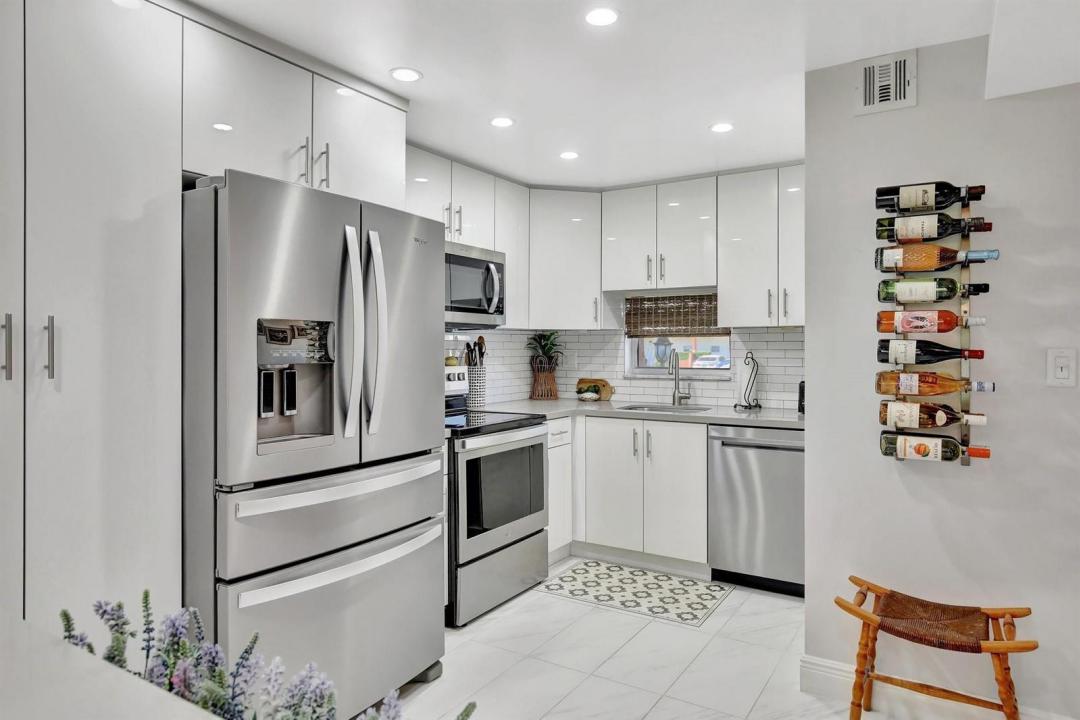 700 S HOLLYBROOK Drive 104, Pembroke Pines, Floride 33025, États-Unis