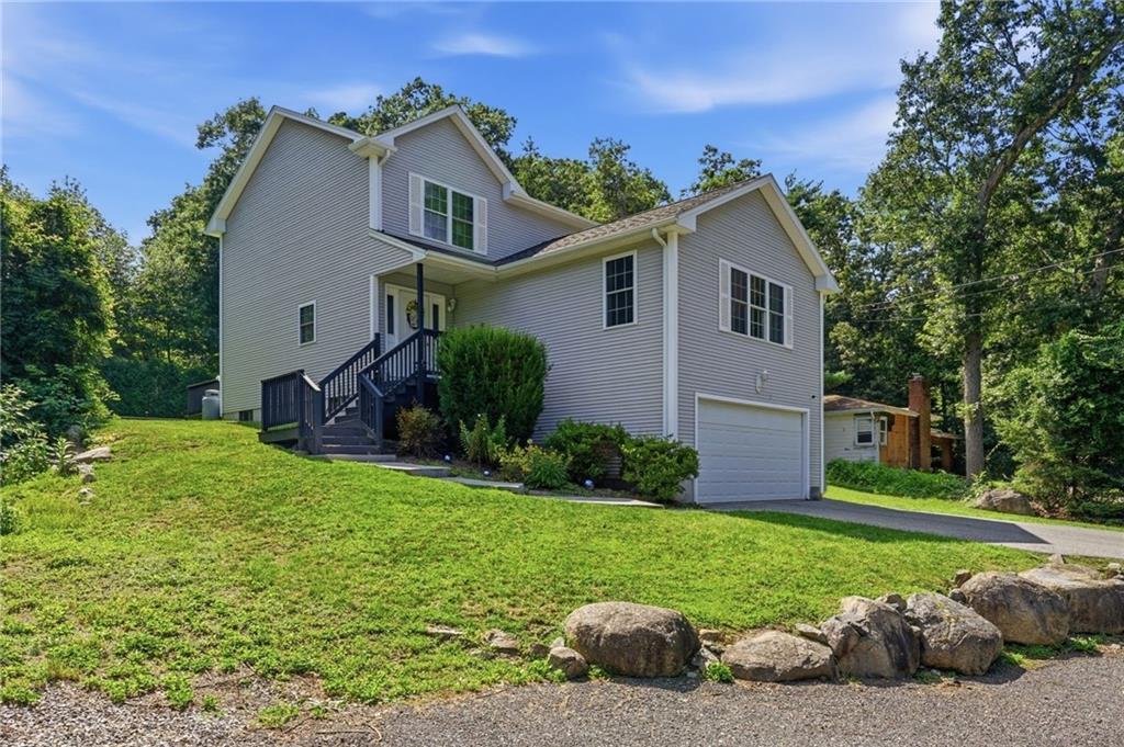 106 Bishop Hill Road, Johnston, Rhode Island 02919, USA