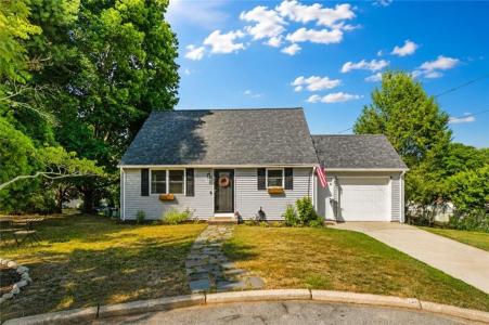 3 Marigold Circle, North Providence, Rhode Island 02904, USA