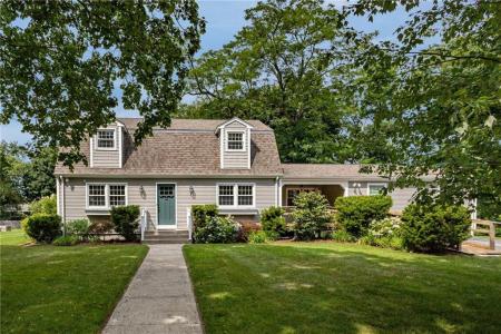 7 Heritage Road, Bristol, Rhode Island 02809, USA