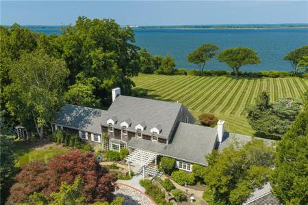 466 Poppasquash Road, Bristol, Rhode Island 02809, USA