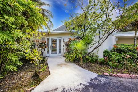 12200 SW 74th Ct, Pinecrest, Florida 33156, USA