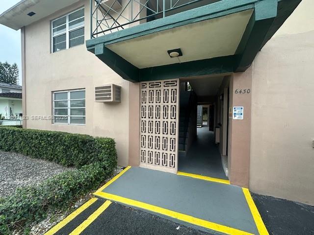 6430 W Flagler St 6, Miami, Florida 33144, Stati Uniti
