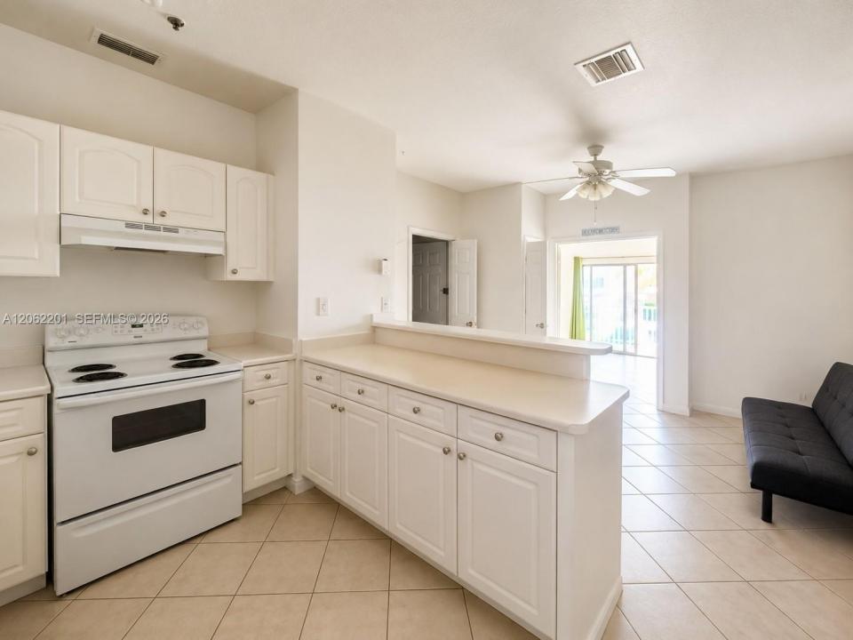 2734 Bird Ave 203, Miami, פלורידה 33133, ארצות הברית של אמריקה